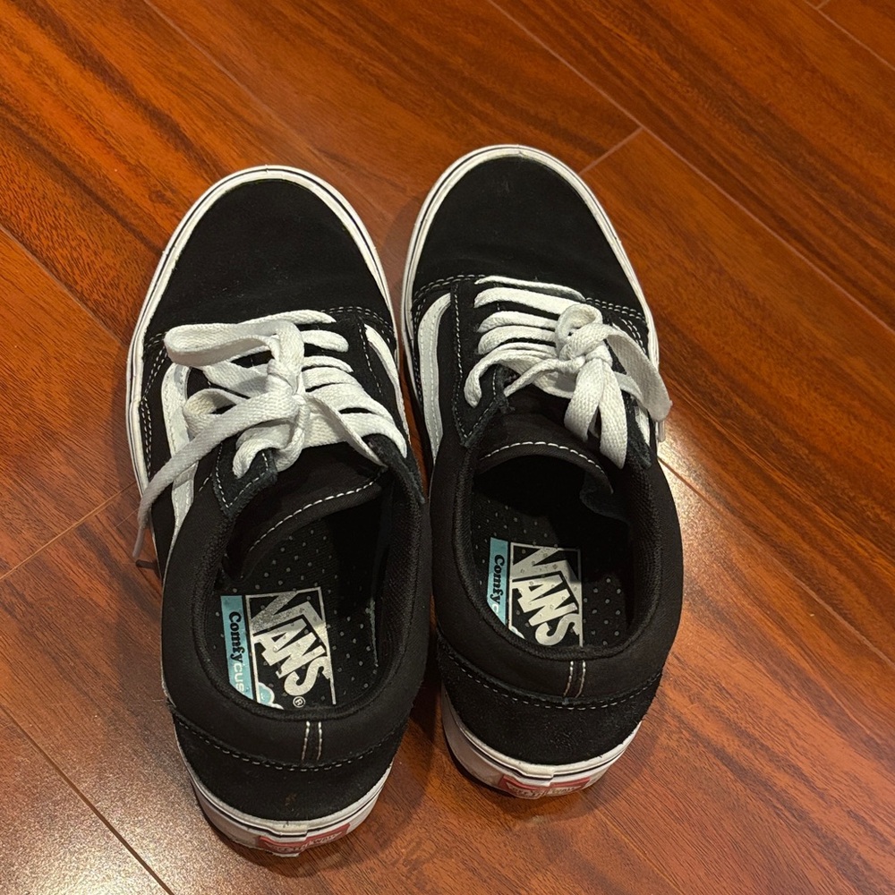 Vans Black and White Low-Top Shoes - Comfy Cush worn a few times